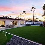 Desert Rose-Hot Tub-Pool Heat Avail-Fire Pit-Golf!