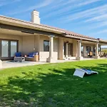 Sonoran Sunshine By Avantstay Pool Putting Green Bbq Ping Pong Pool Table Entertainers Wonderland