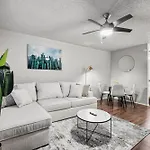 Trendy 1B1B Studio Getaway In Old Town