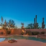 Oasis Escape With Hot Tub And Pool