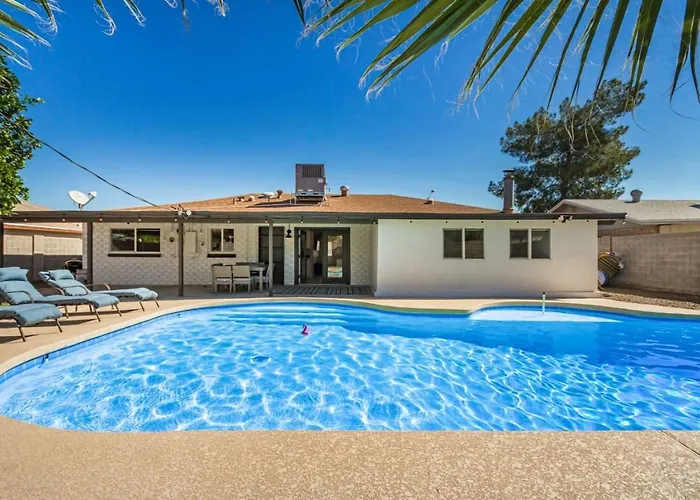 4 Brdm 6 Beds Pool Petsok Fenced Yard