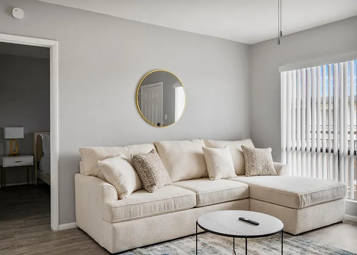 Stylish 1Br Suite With Pool Access & Free Parking