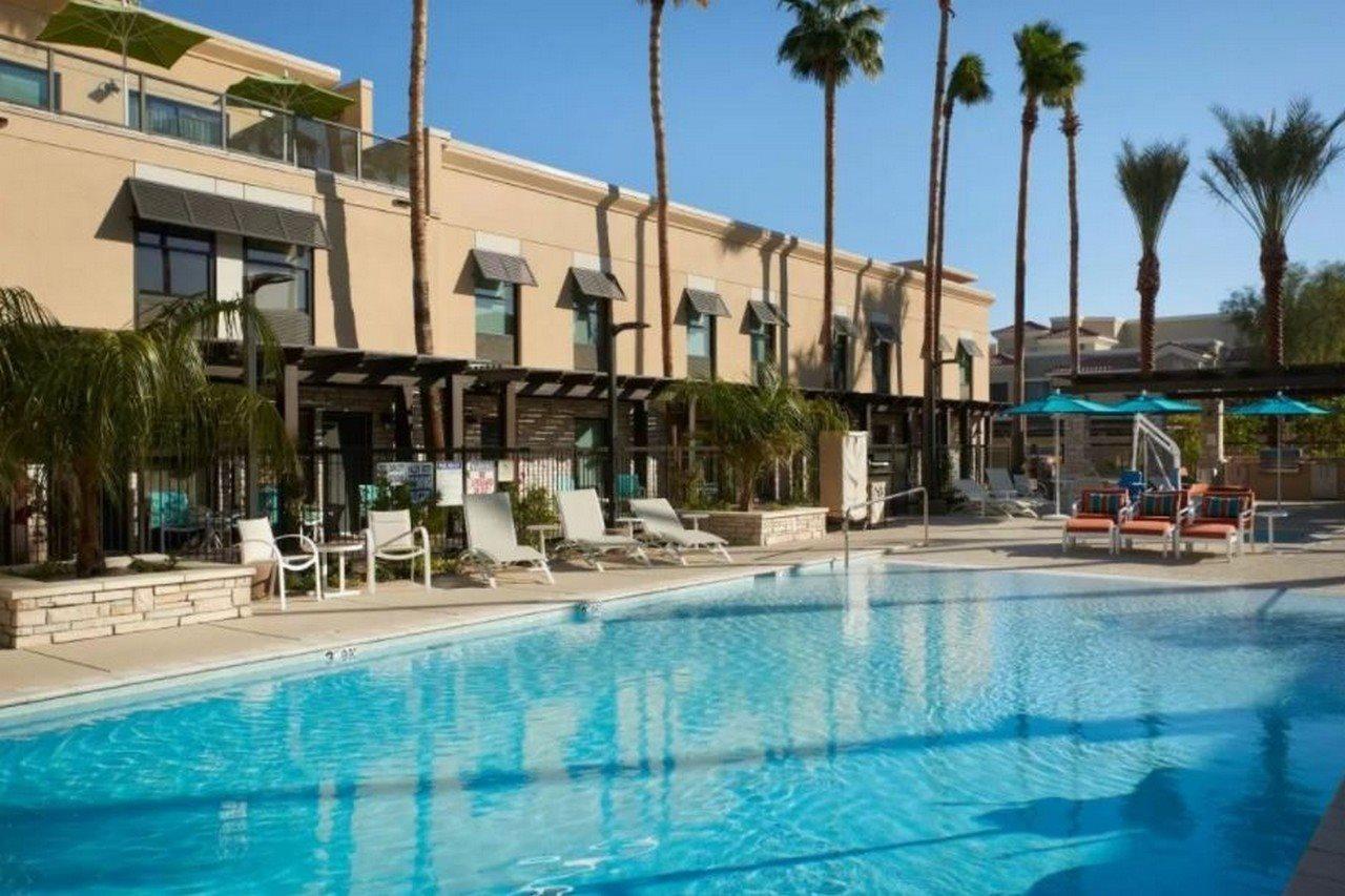 Hampton & On Shea Blvd Hotel 3*