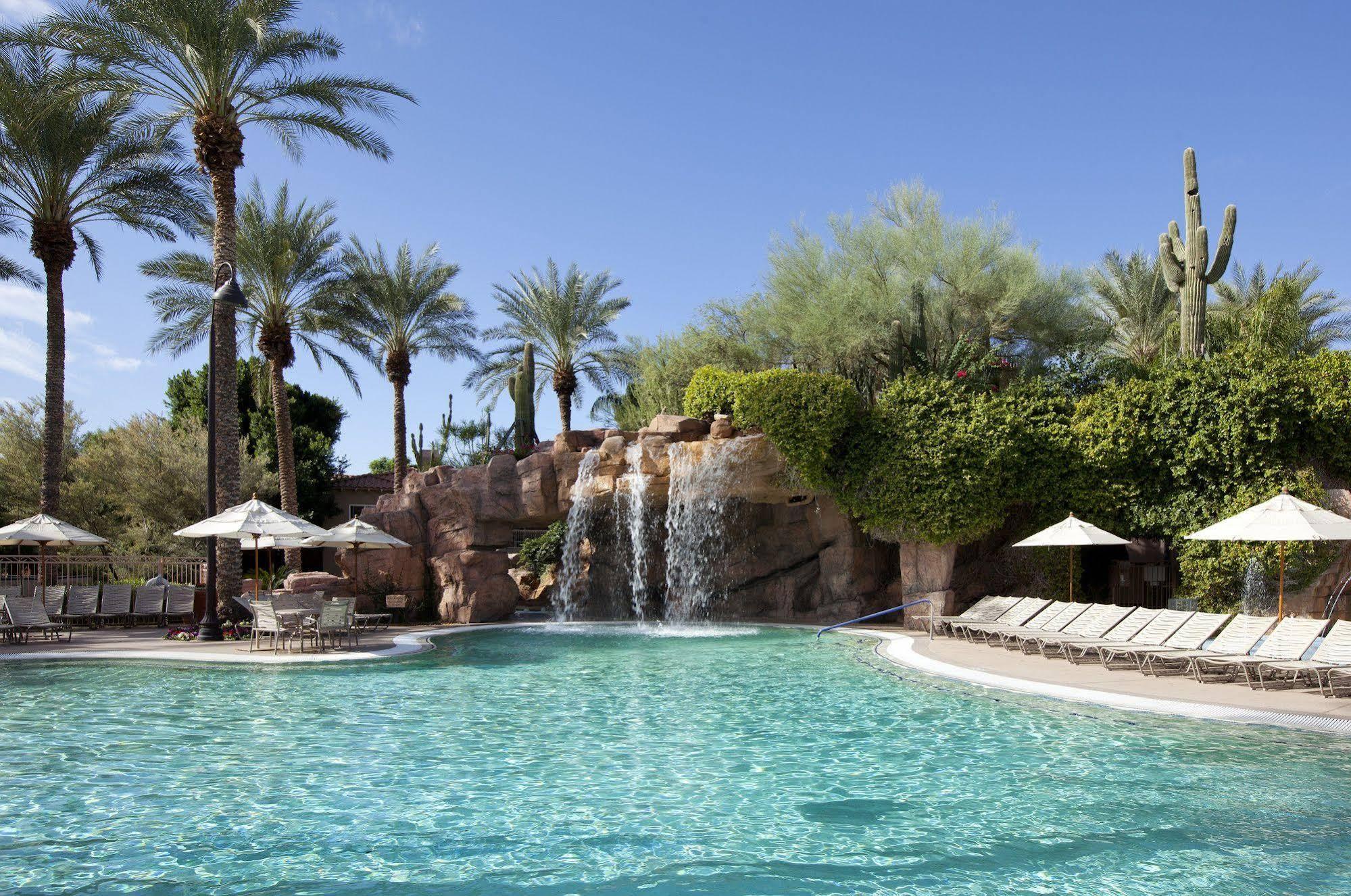 Sheraton Desert Oasis Villas,