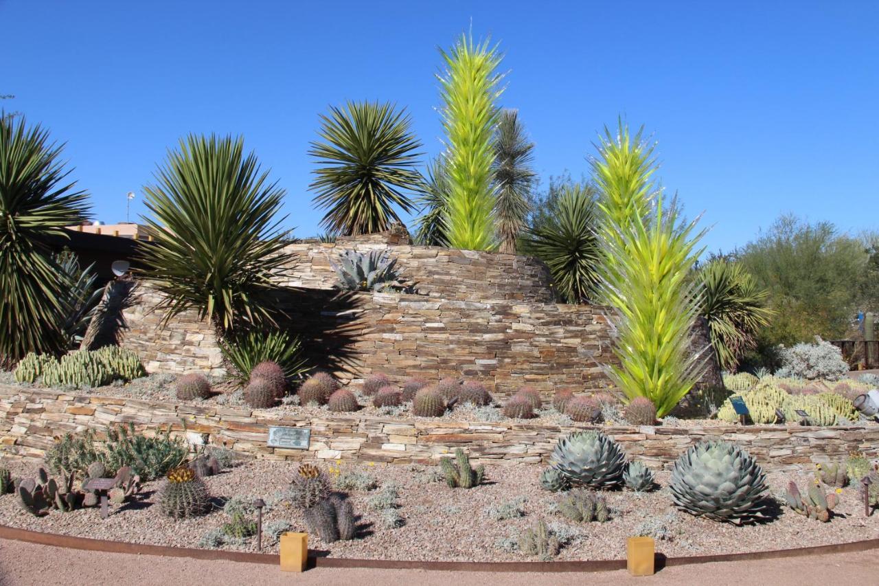 132 Fully Furnished, Amenities Galore Scottsdale