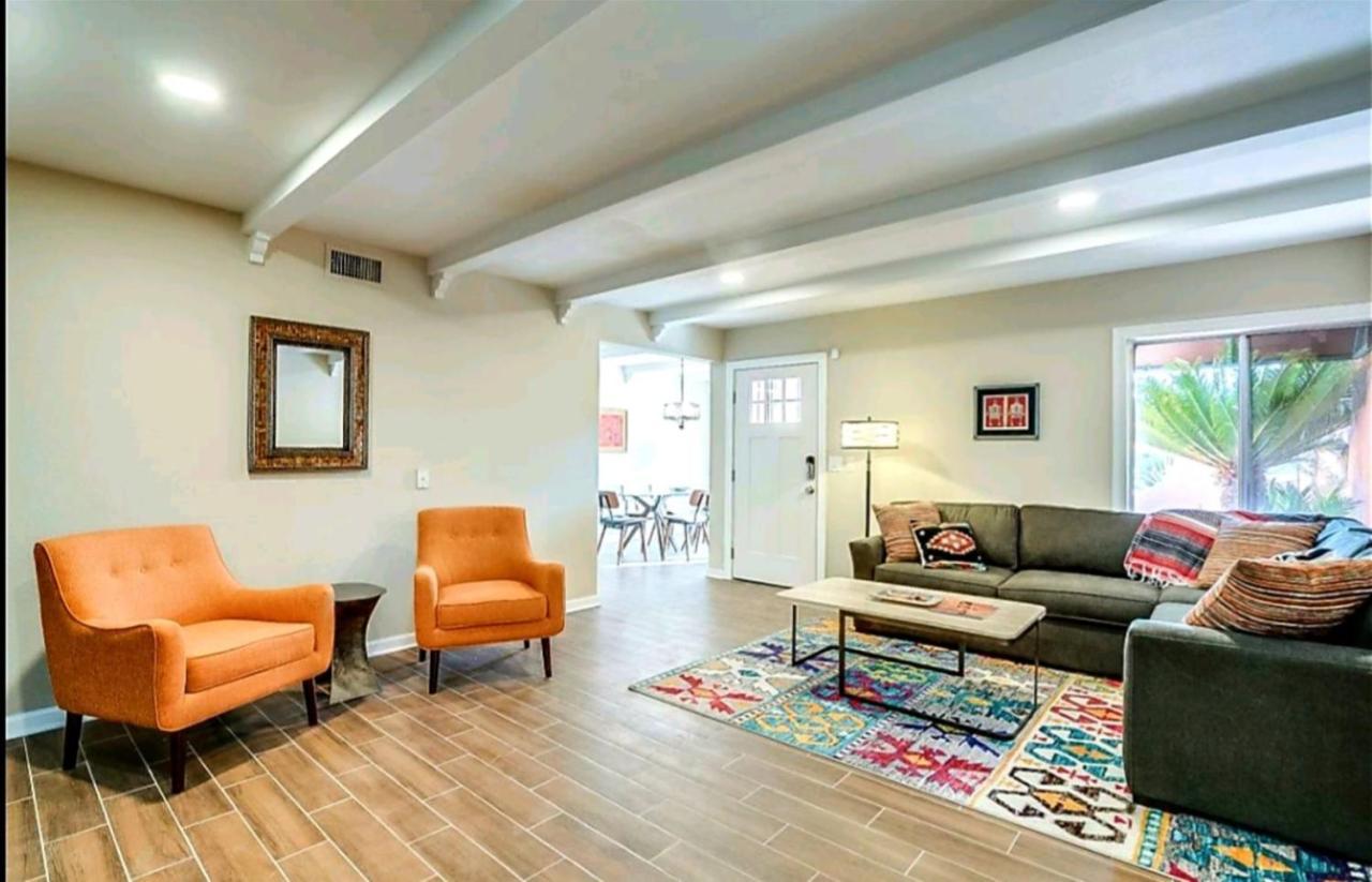 Tranquil Oasis Near Old Town, Hot Tub, Mountain Views Holiday home
