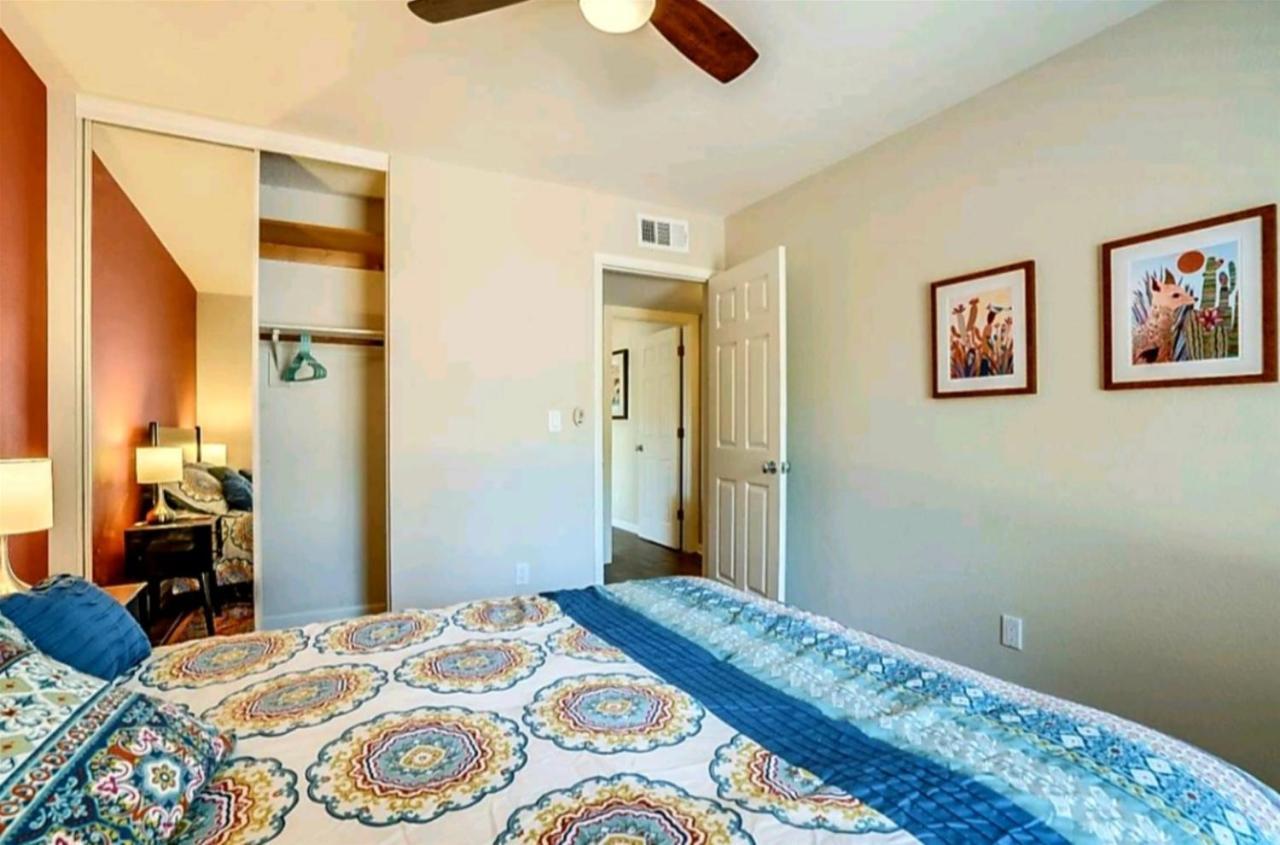 Tranquil Oasis Near Old Town, Hot Tub, Mountain Views Scottsdale