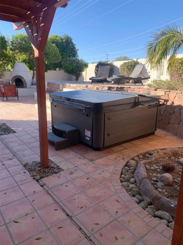 Tranquil Oasis Near Old Town, Hot Tub, Mountain Views Scottsdale