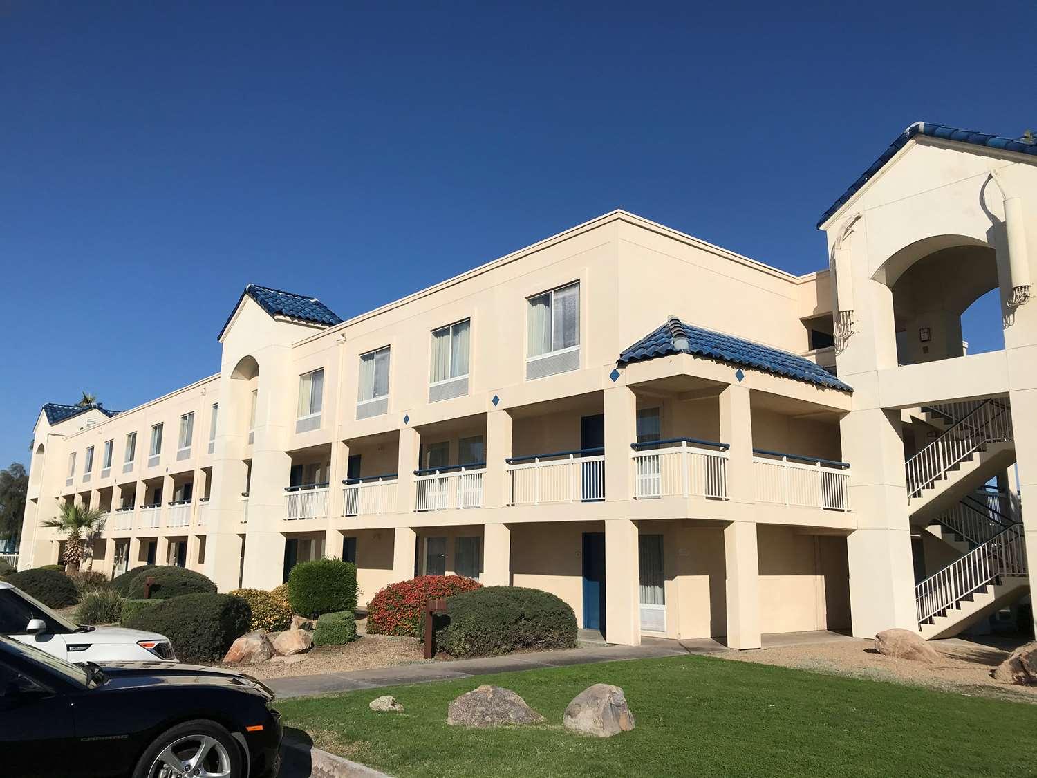 Hotel Revival
