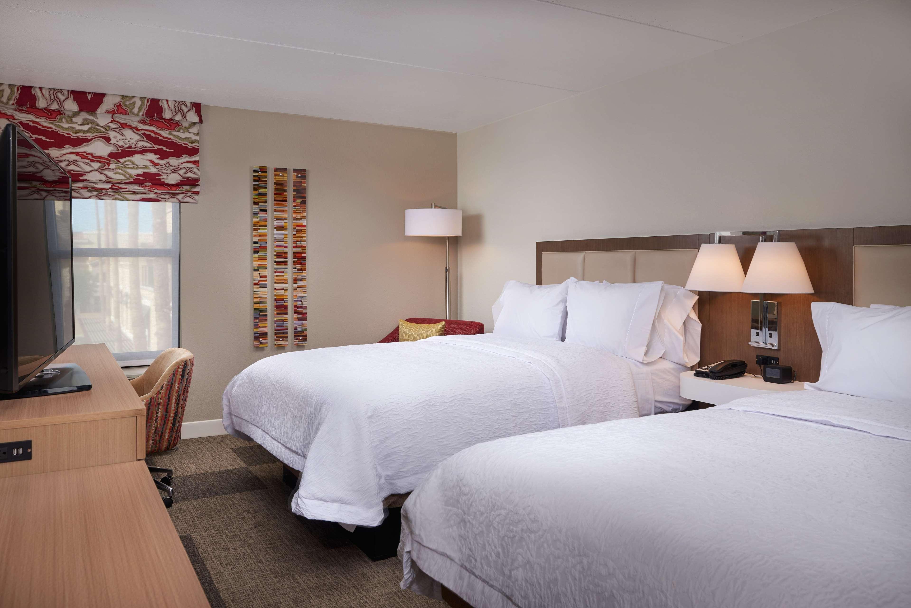 Hampton & On Shea Blvd Hotel