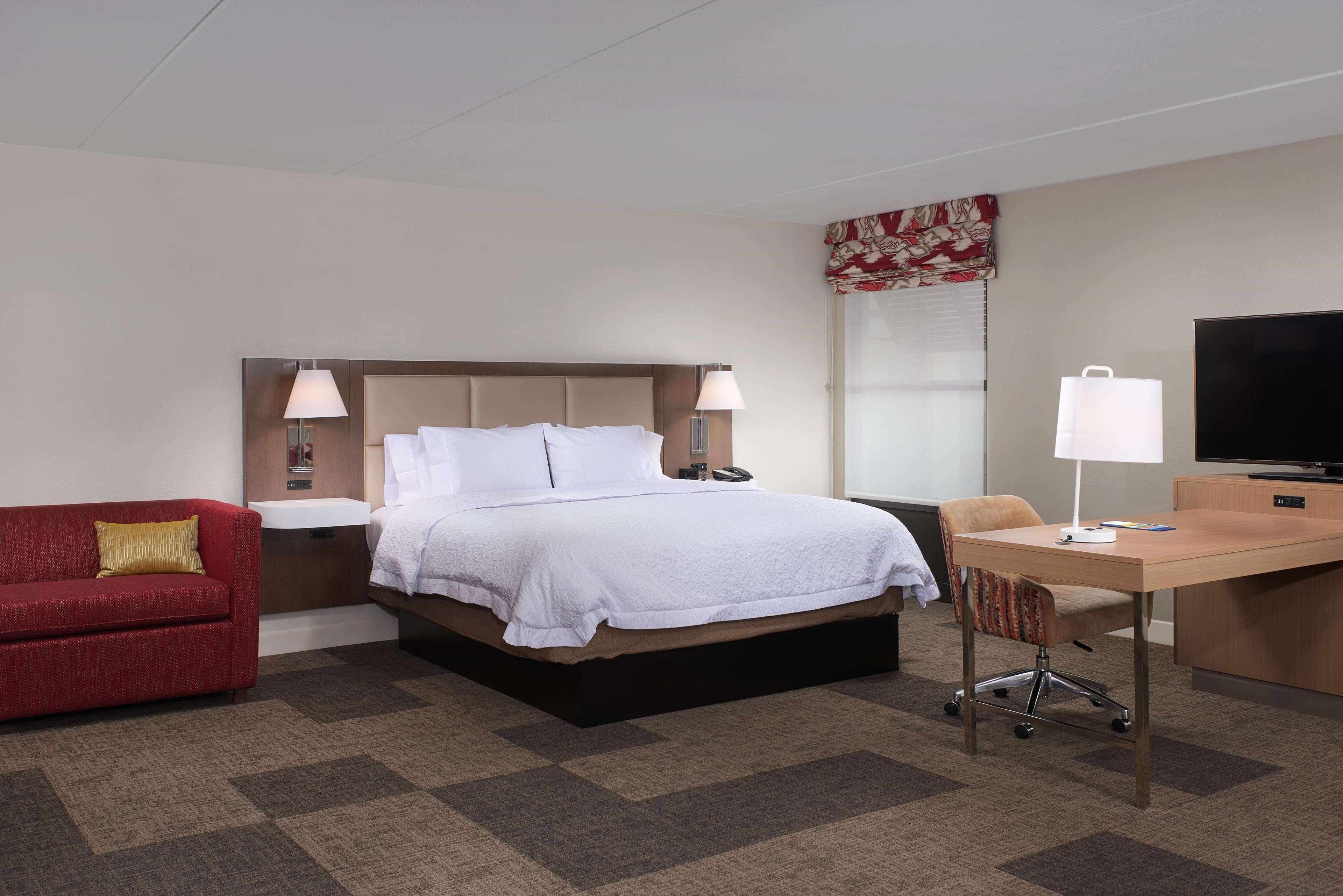 Hampton & On Shea Blvd 3*