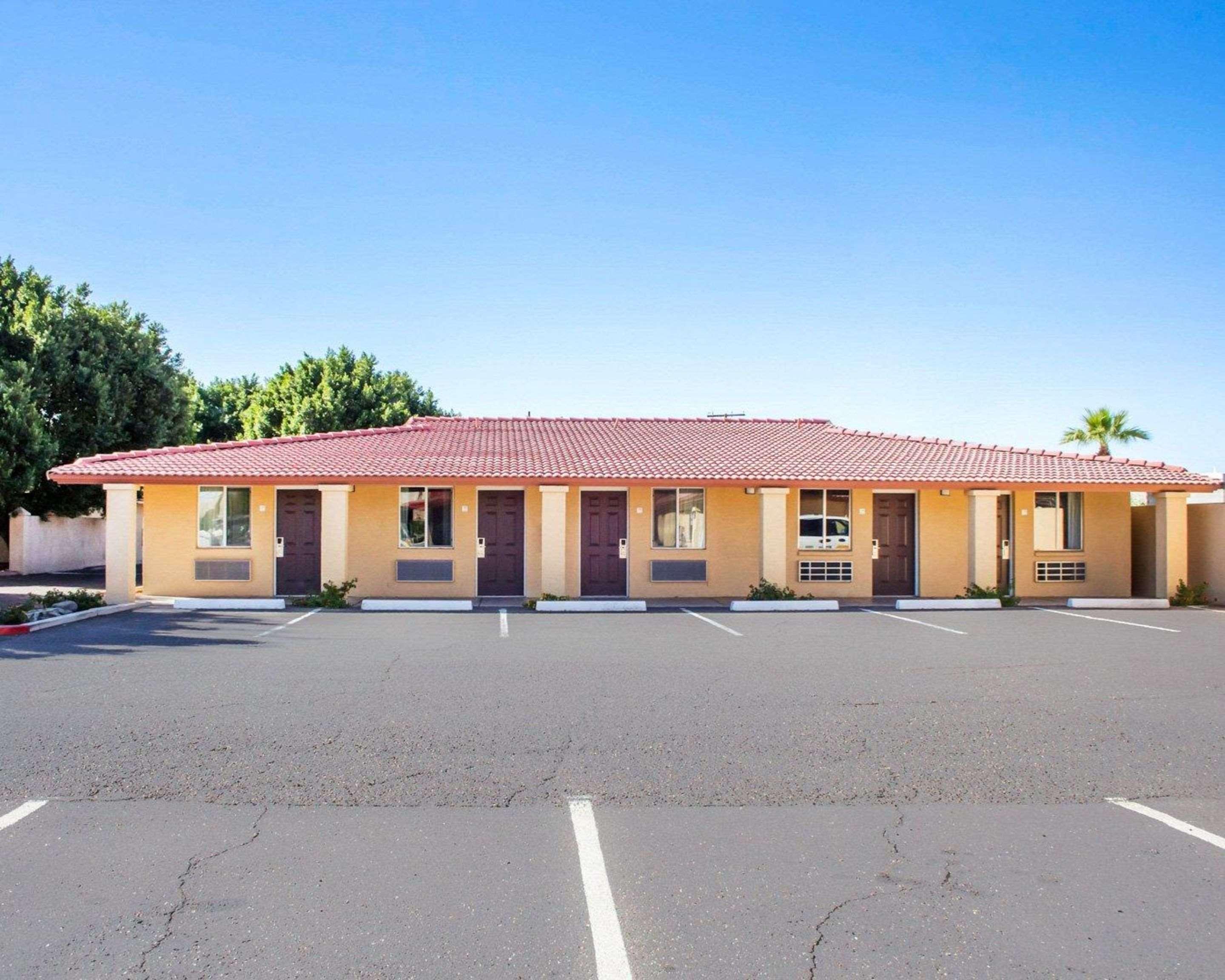 Rodeway Old Town Inn 2*