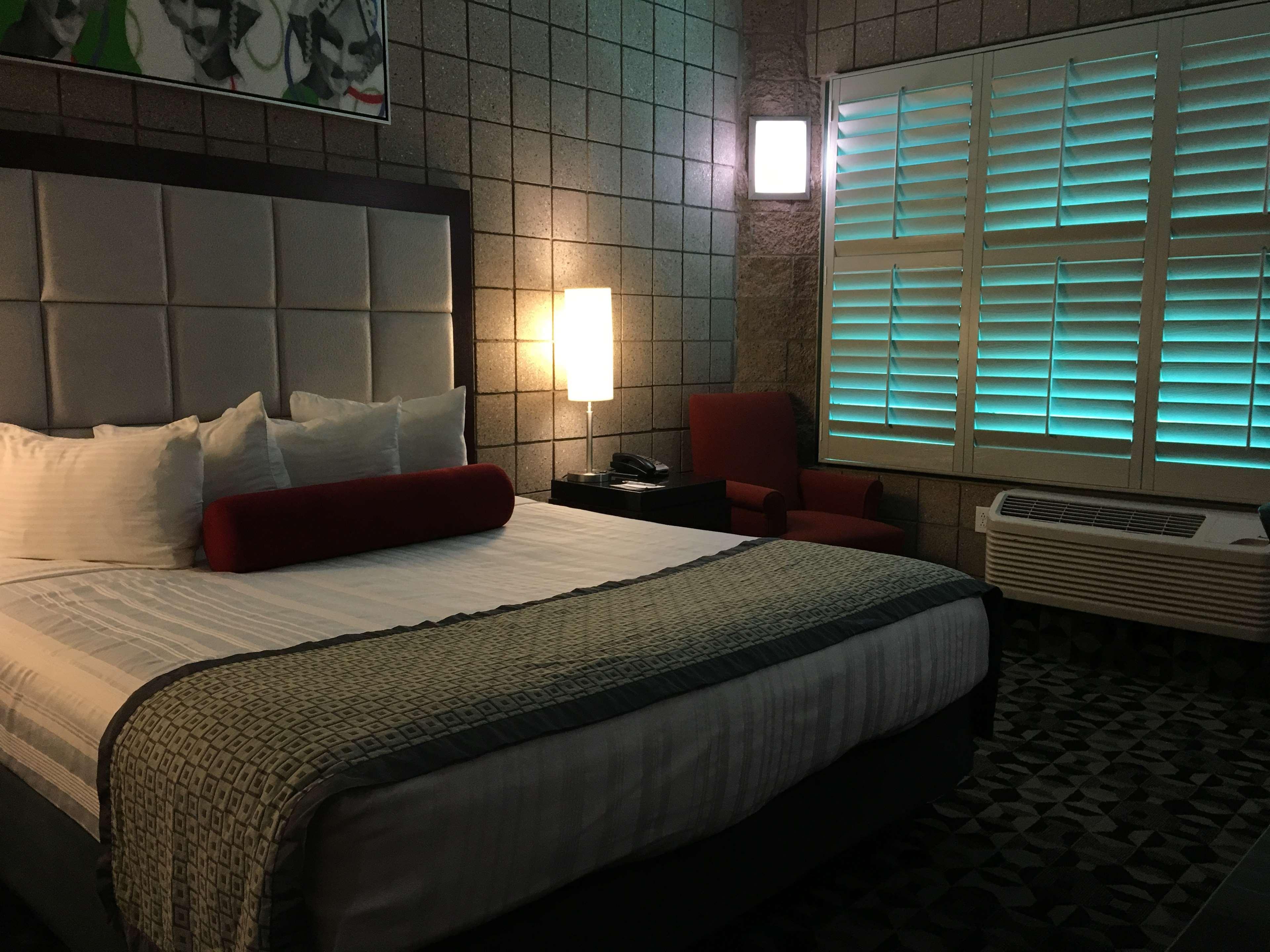 Western Sundial Hotel Scottsdale