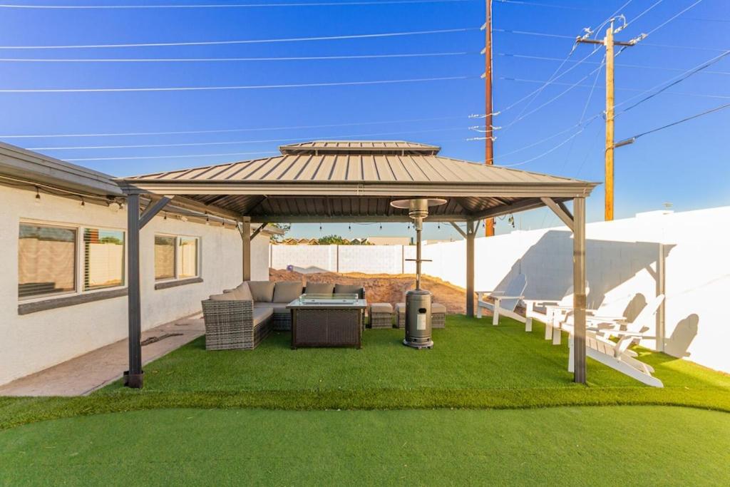 Minutes Old Town Pool Bikes Golf Holiday home