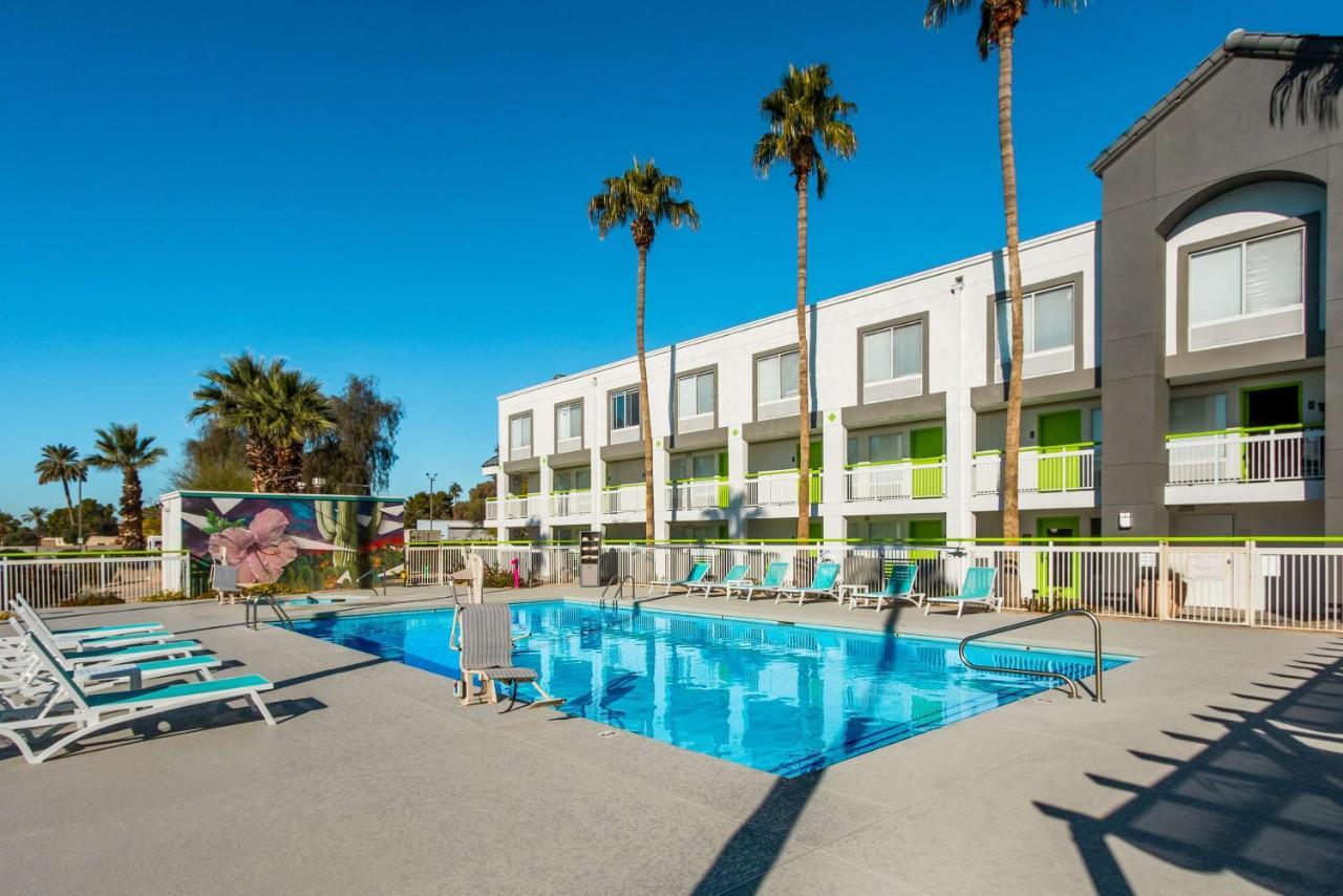 Revival Hotel