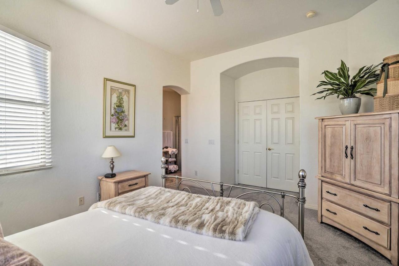 Holiday home Abode With Pool Access, Walkable Location
