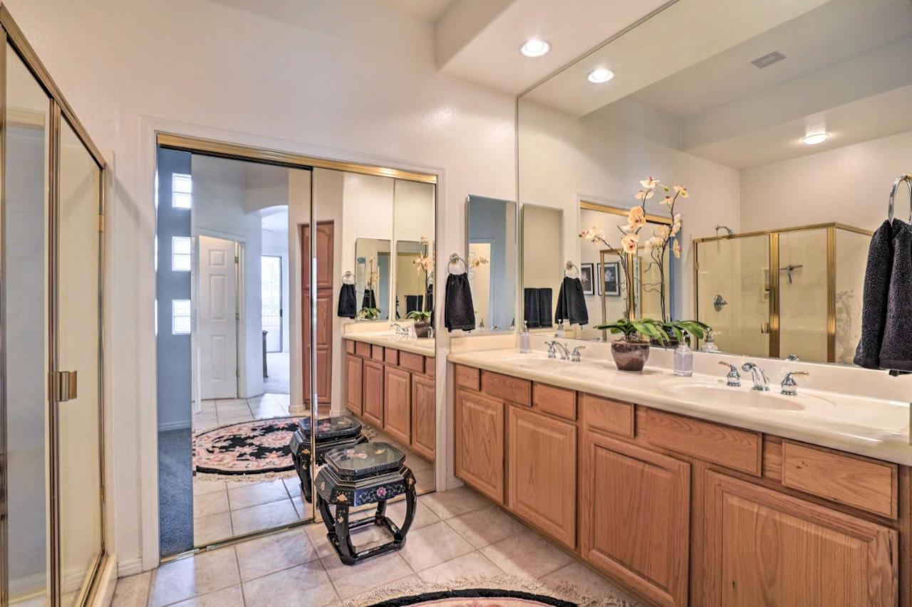 Abode With Pool Access, Walkable Location Scottsdale