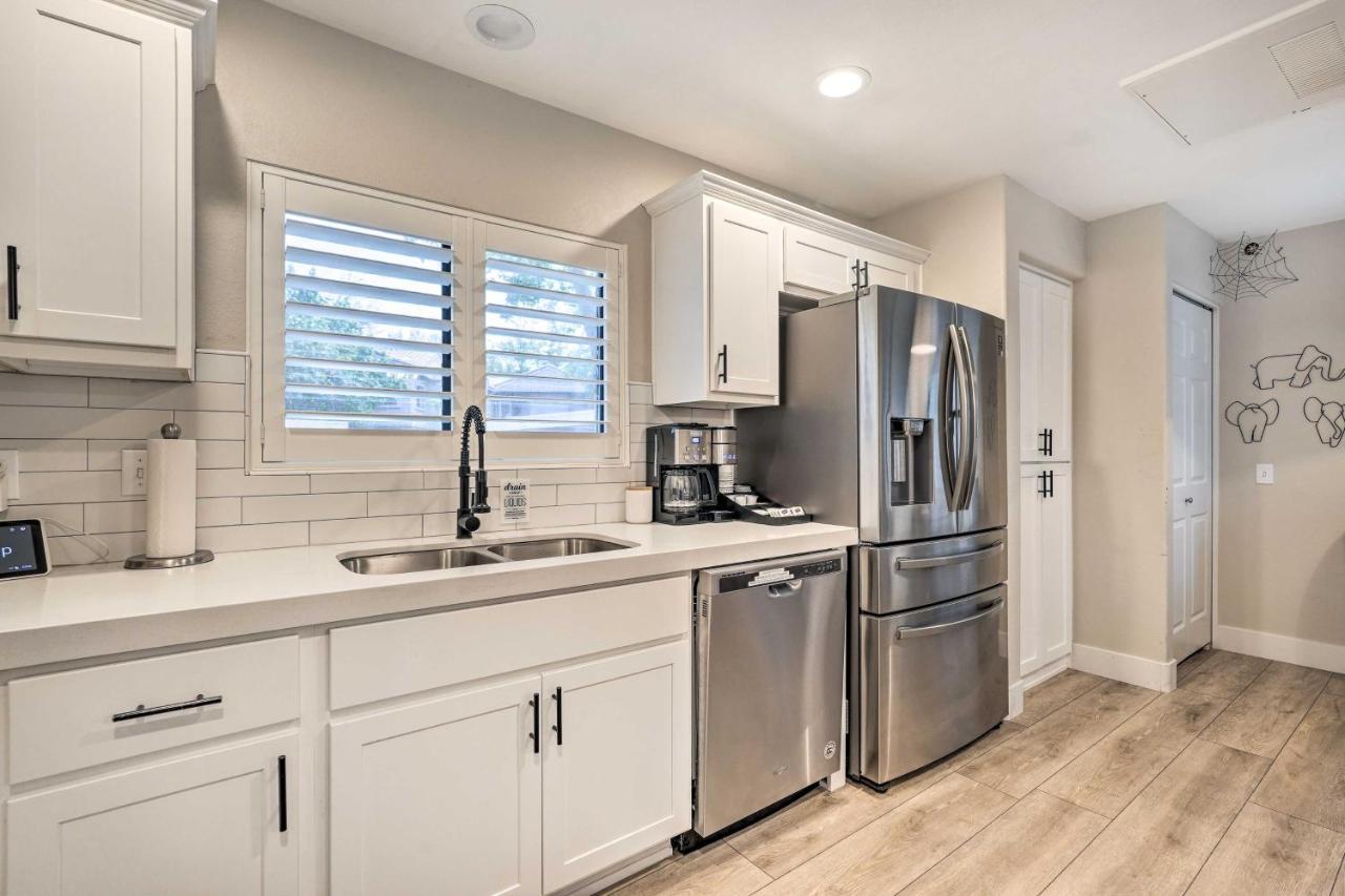 Pool, Hot Tub And Grill Access! Scottsdale