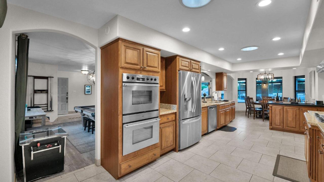 Gray Scottsdale