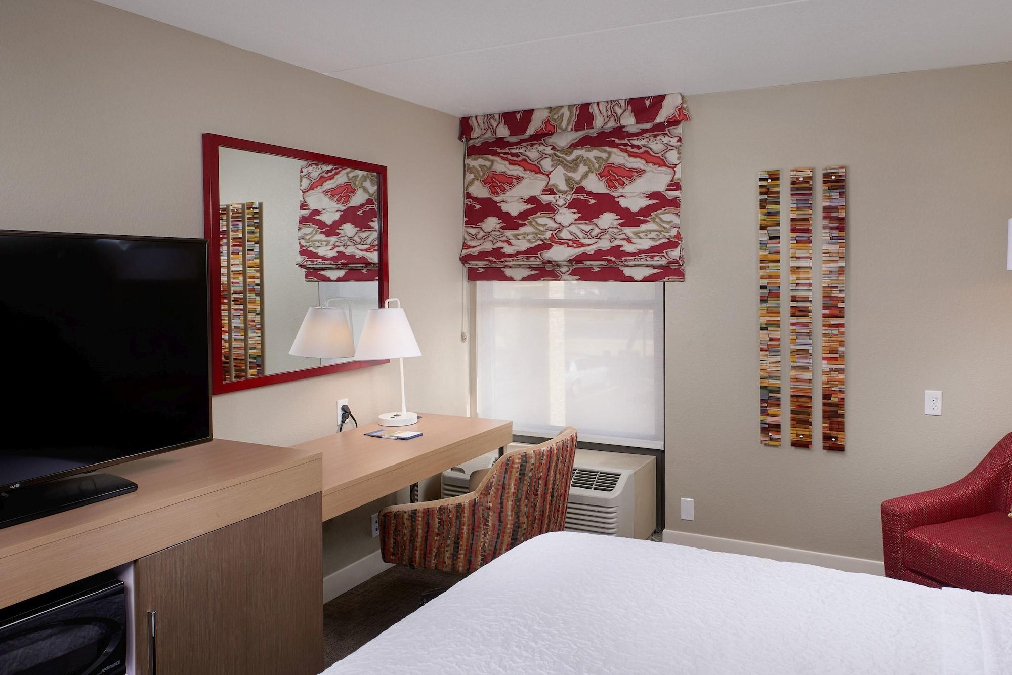Hampton & On Shea Blvd 3*