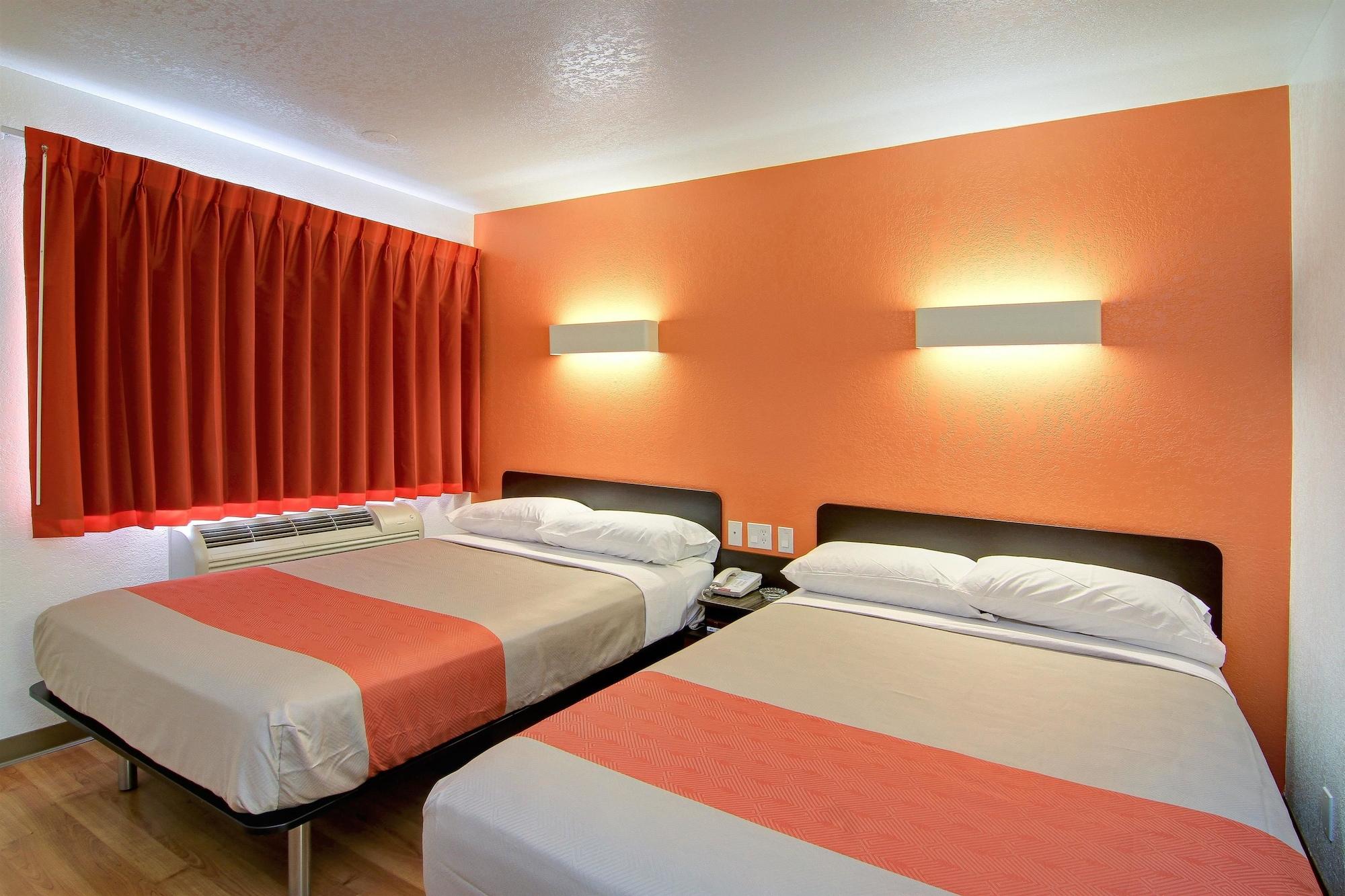 6 Old Town Fashion Square 3* Scottsdale