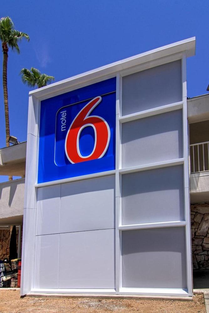 Hotel 6 Old Town Fashion Square 3*