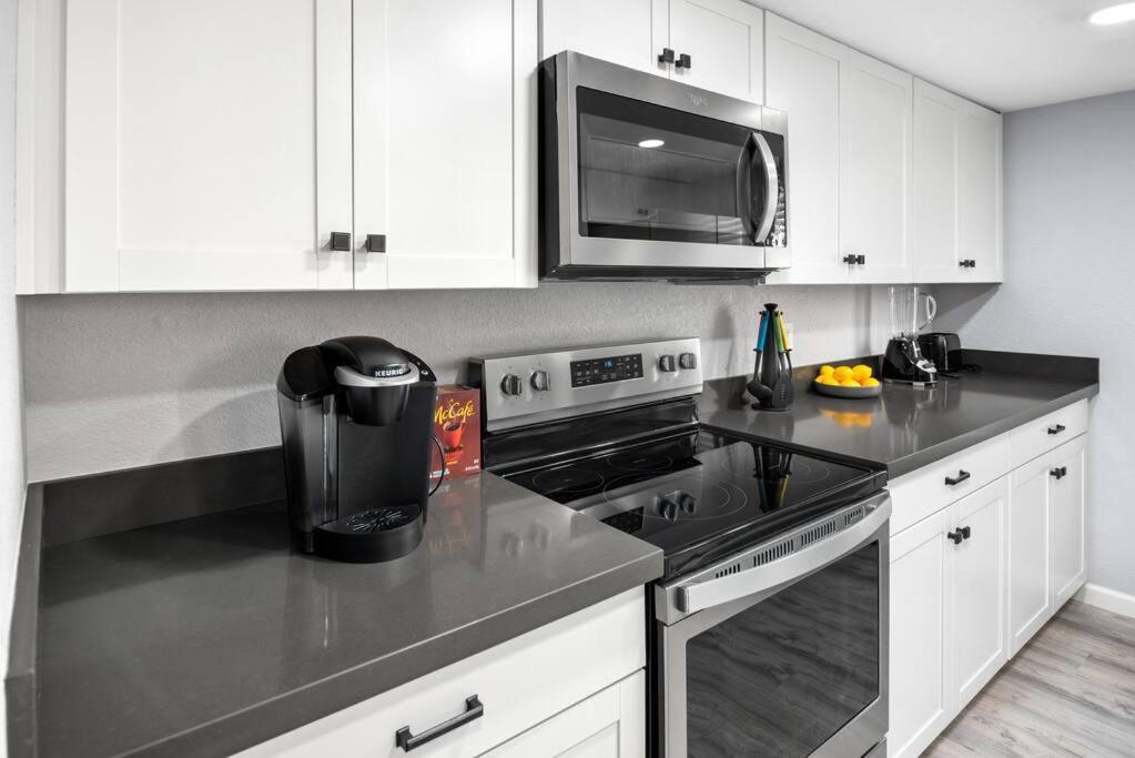 Cozy 1bd In Of Old Town Heated Hottub Holiday home *