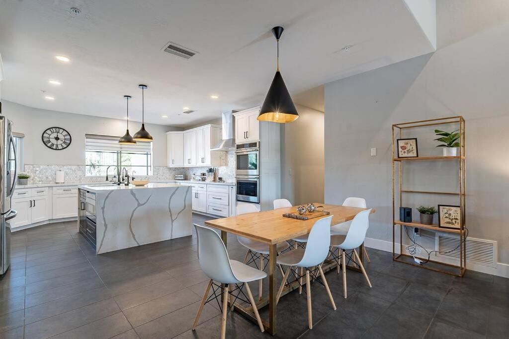 7 Bed Heated Pool And Golf * Scottsdale