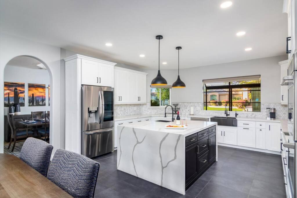 Apartment 7 Bed Heated Pool And Golf Scottsdale