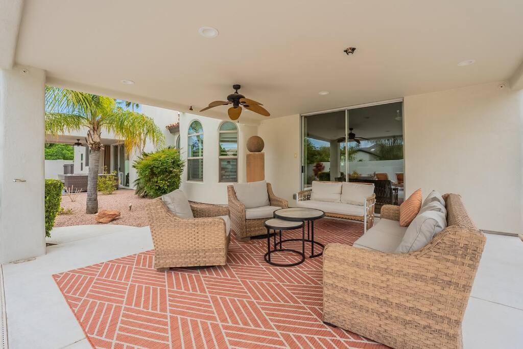 Apartment Stunning 5 Bed Luxury Oasis Heated Pool Hot Tub *