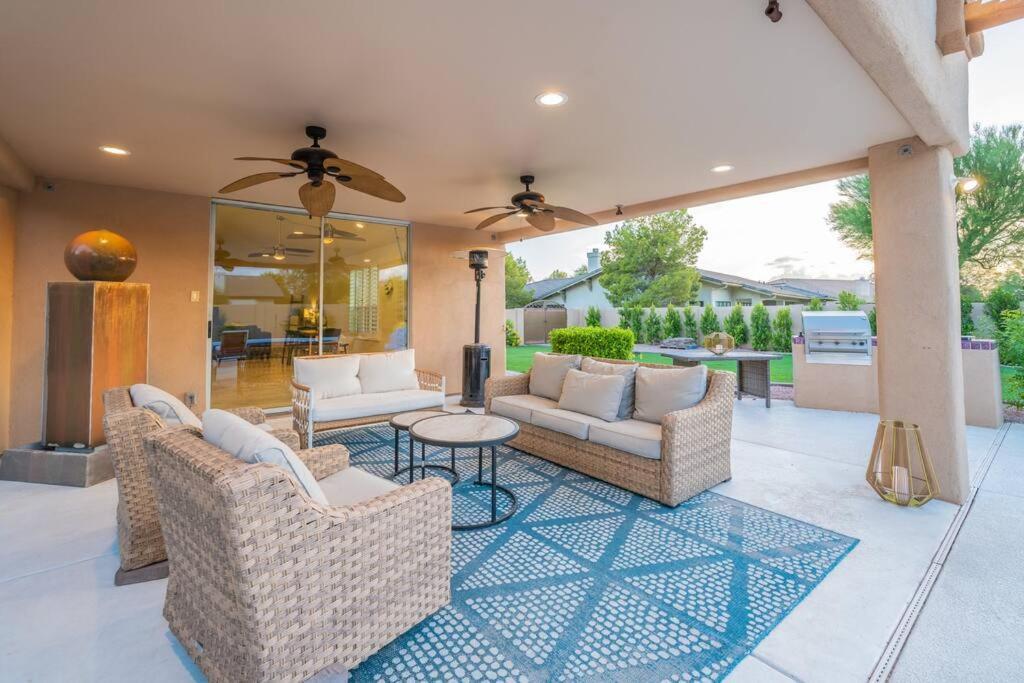 Stunning 5 Bed Luxury Oasis Heated Pool Hot Tub Apartment
