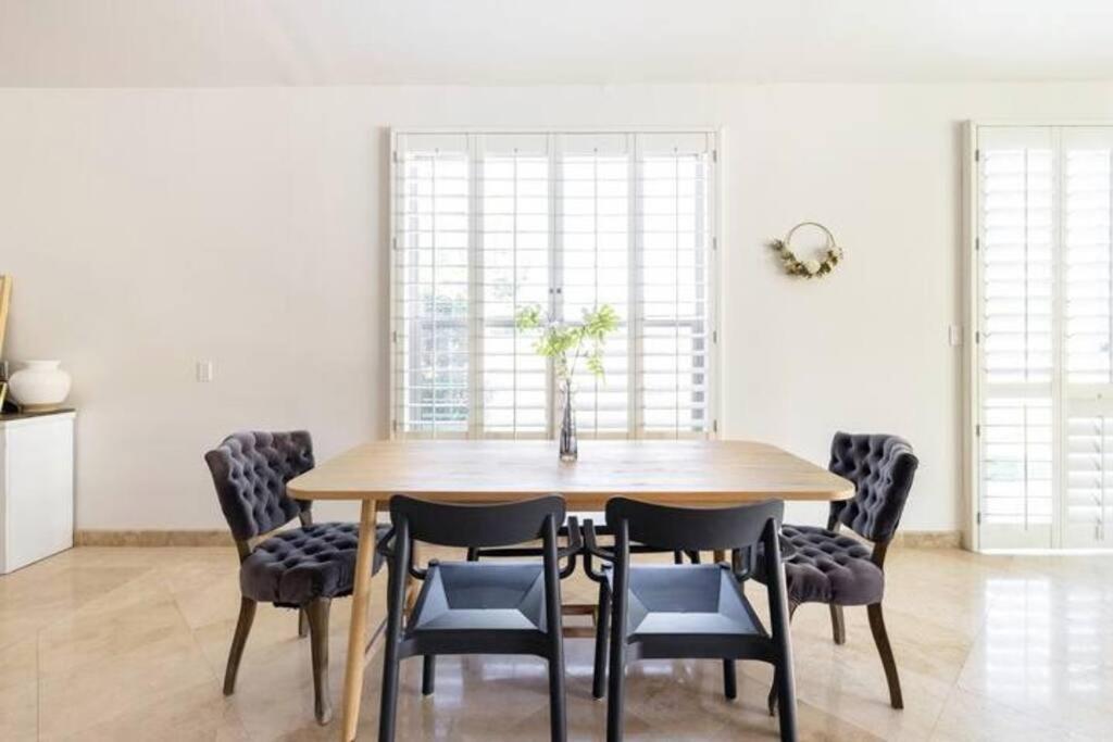 Apartment Stunning 5 Bed Luxury Oasis Heated Pool Hot Tub