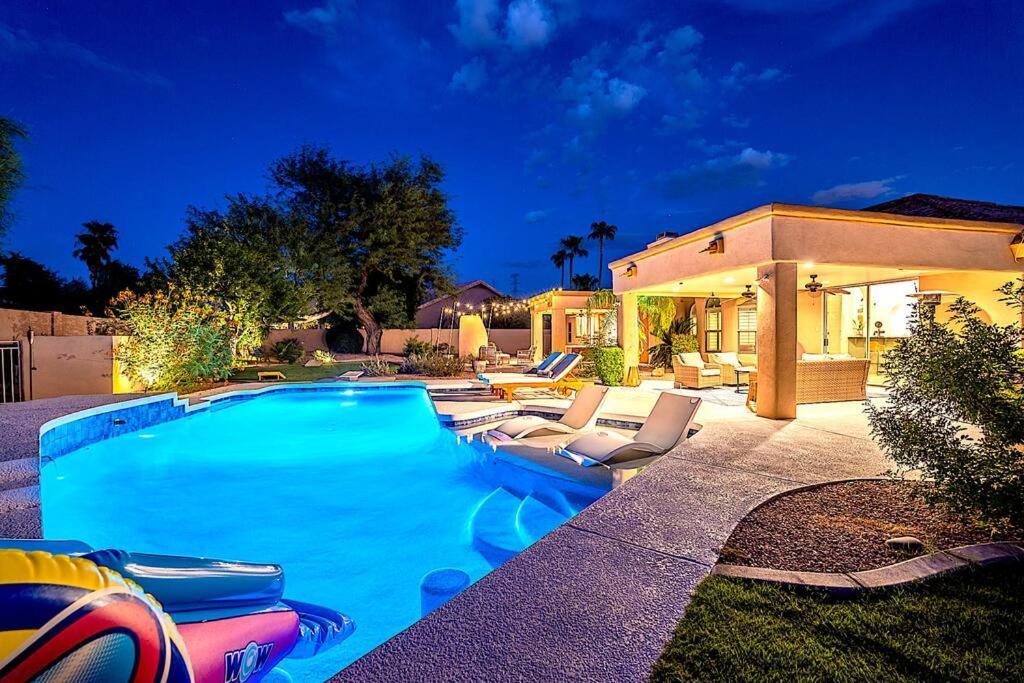 Stunning 5 Bed Luxury Oasis Heated Pool Hot Tub