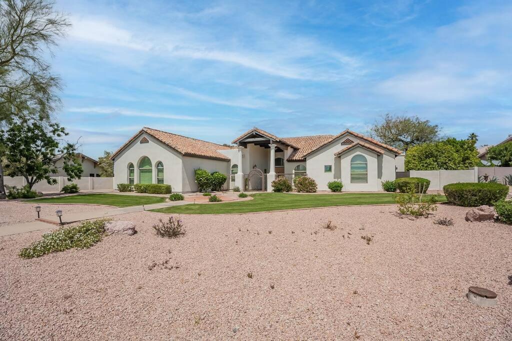 Stunning 5 Bed Luxury Oasis Heated Pool Hot Tub Apartment Scottsdale