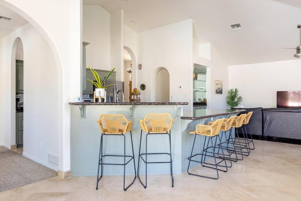 Stunning 5 Bed Luxury Oasis Heated Pool Hot Tub Apartment Scottsdale