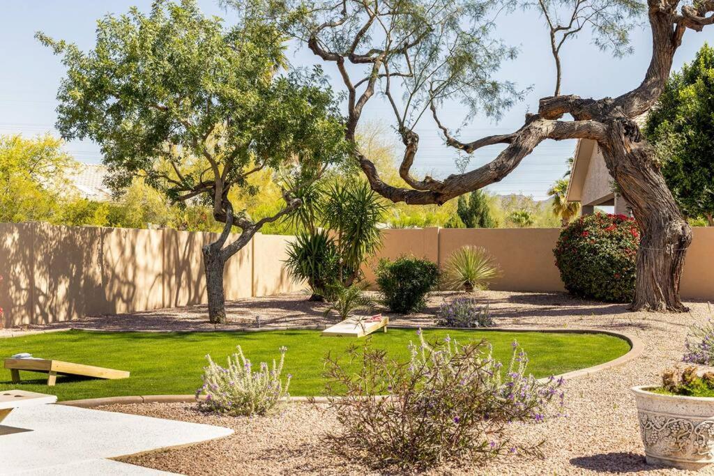 Stunning 5 Bed Luxury Oasis Heated Pool Hot Tub Apartment
