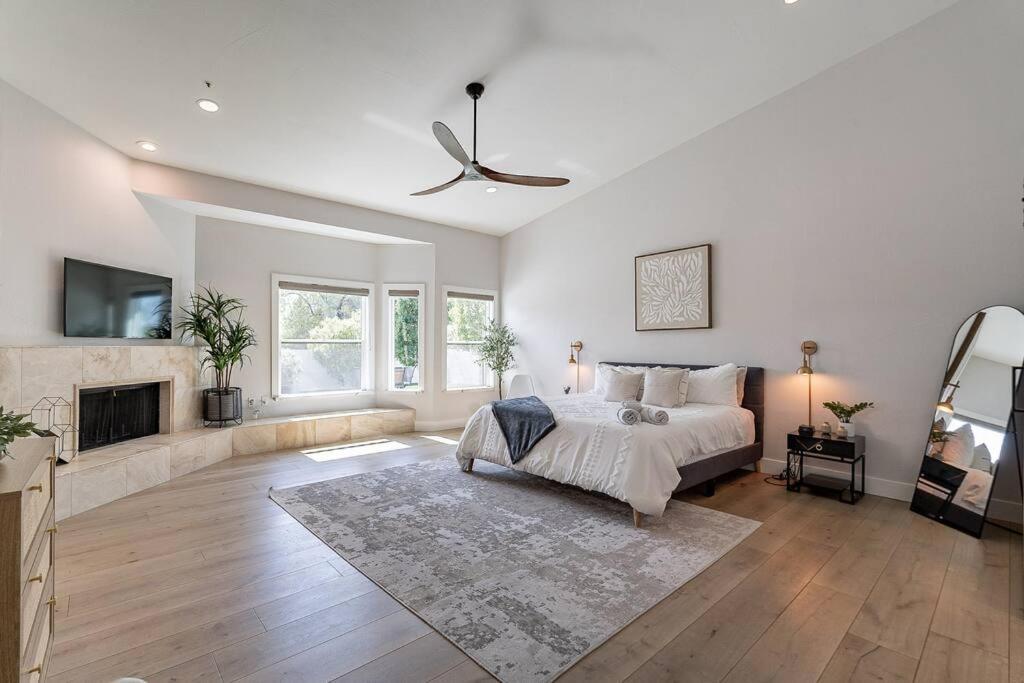 Apartment 7 Bed Heated Pool And Golf Scottsdale