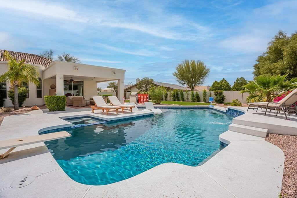 Apartment Stunning 5 Bed Luxury Oasis Heated Pool Hot Tub *