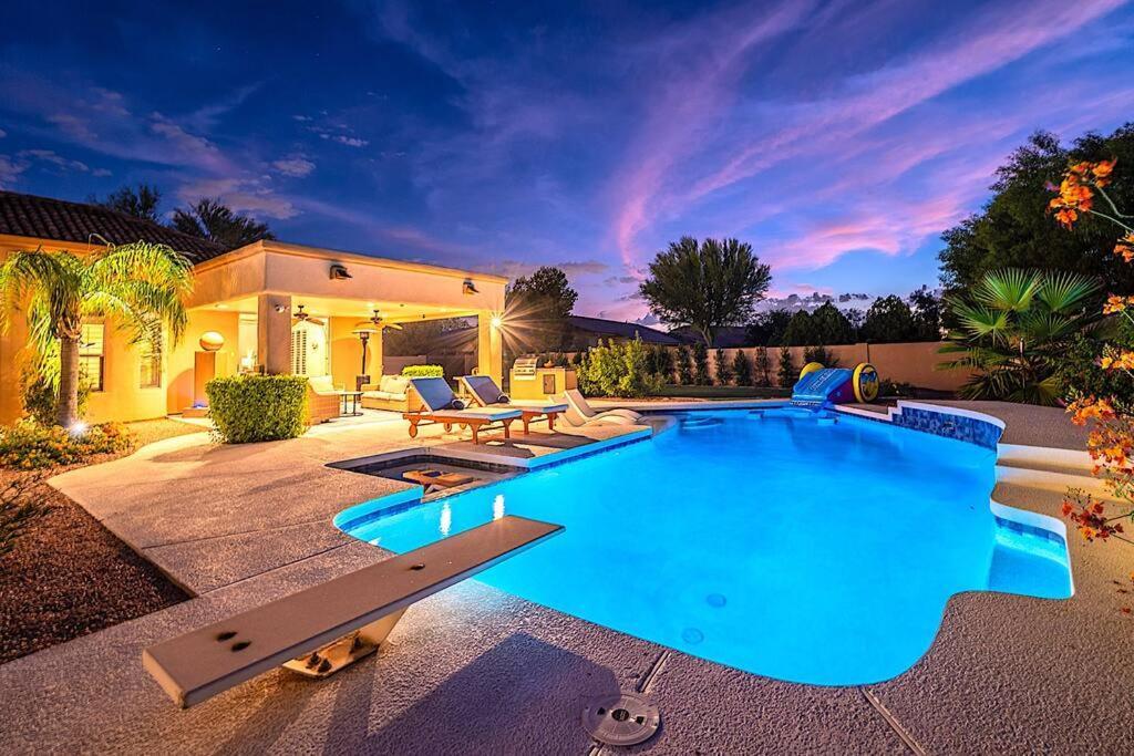 Apartment Stunning 5 Bed Luxury Oasis Heated Pool Hot Tub *