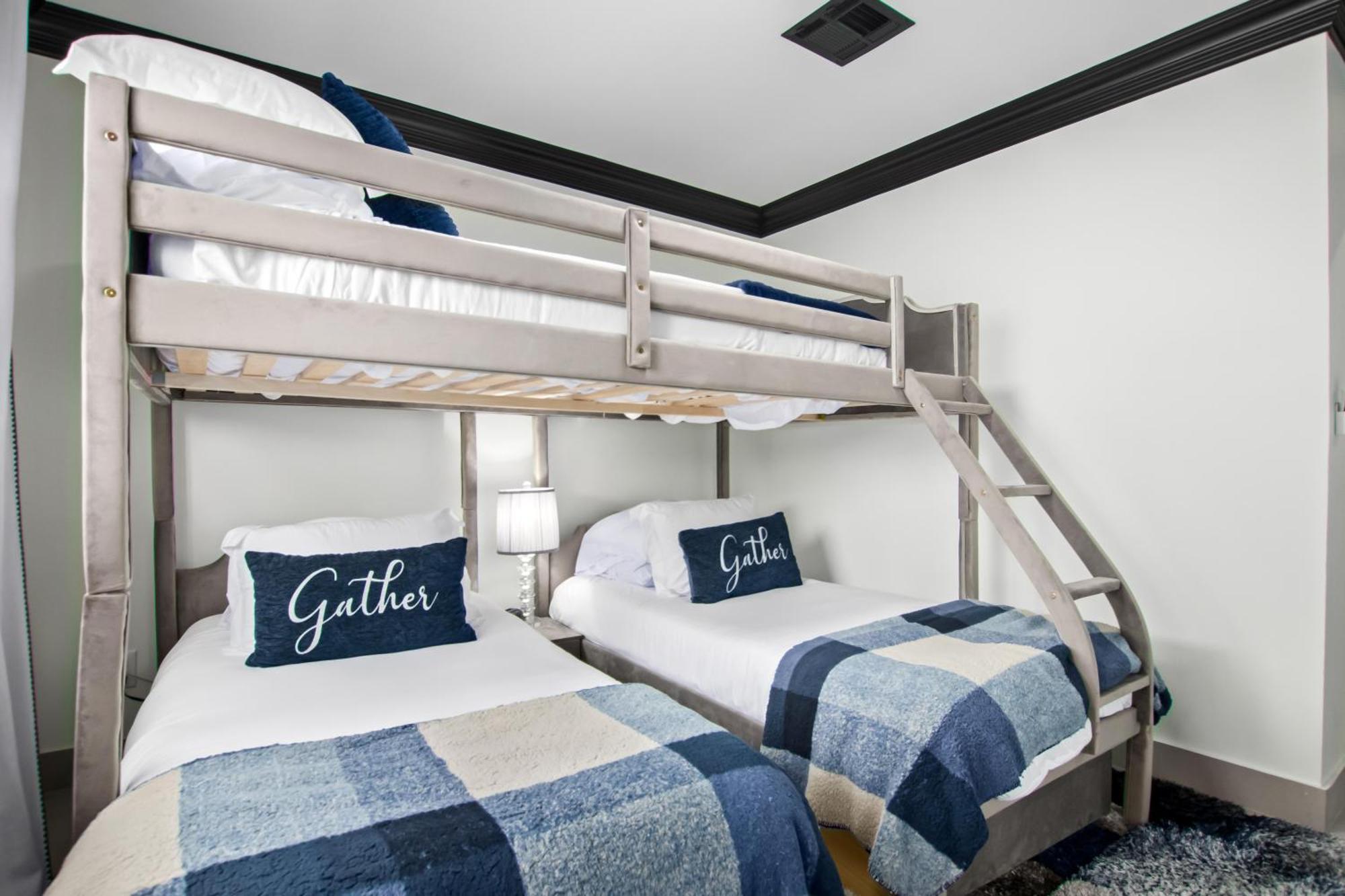 Modern Roose-private Pool-in Old Town