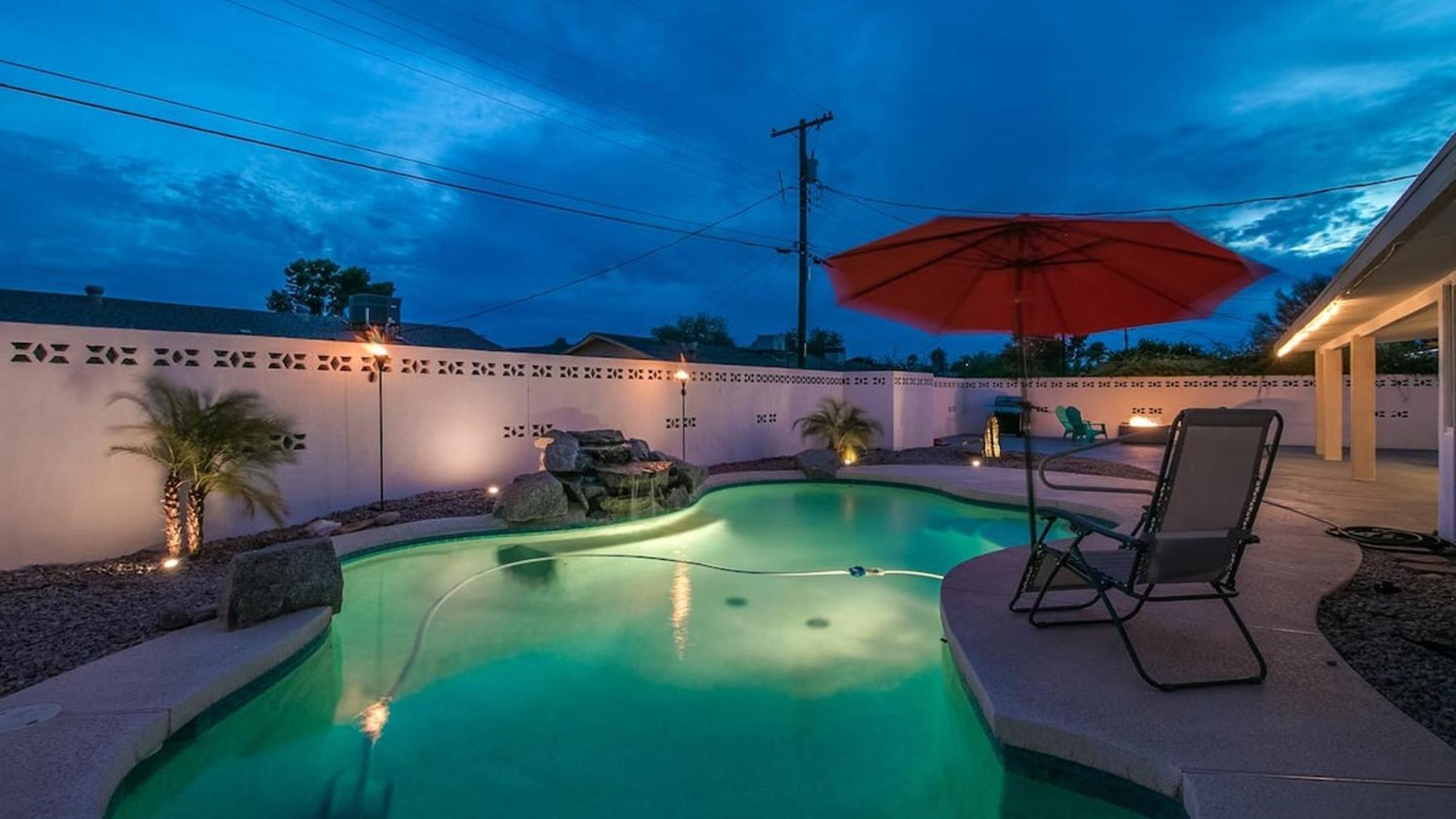 Modern Chic Old Town Wpool & Gym Holiday home