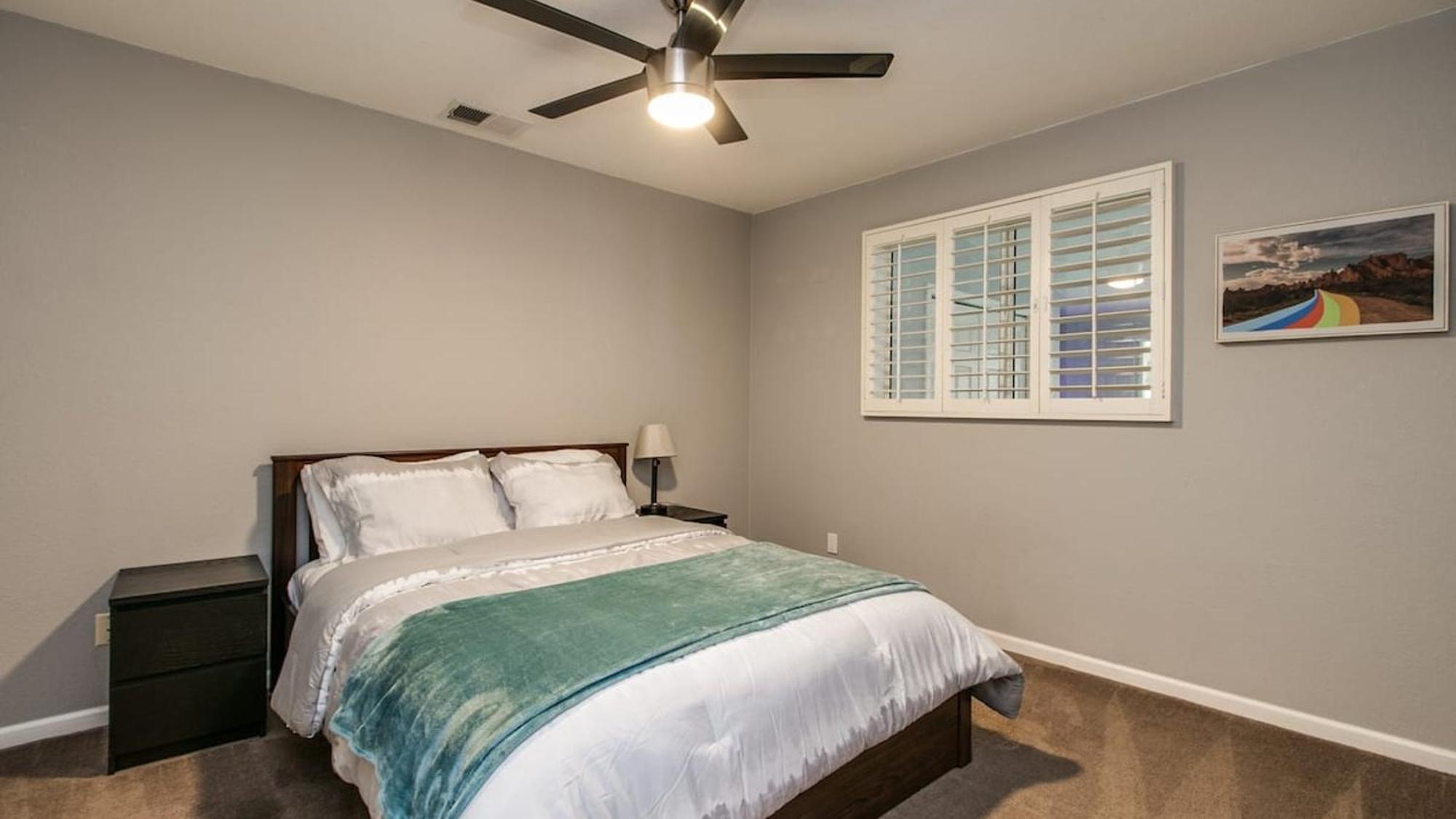 Modern Chic Old Town Wpool & Gym Holiday home Scottsdale