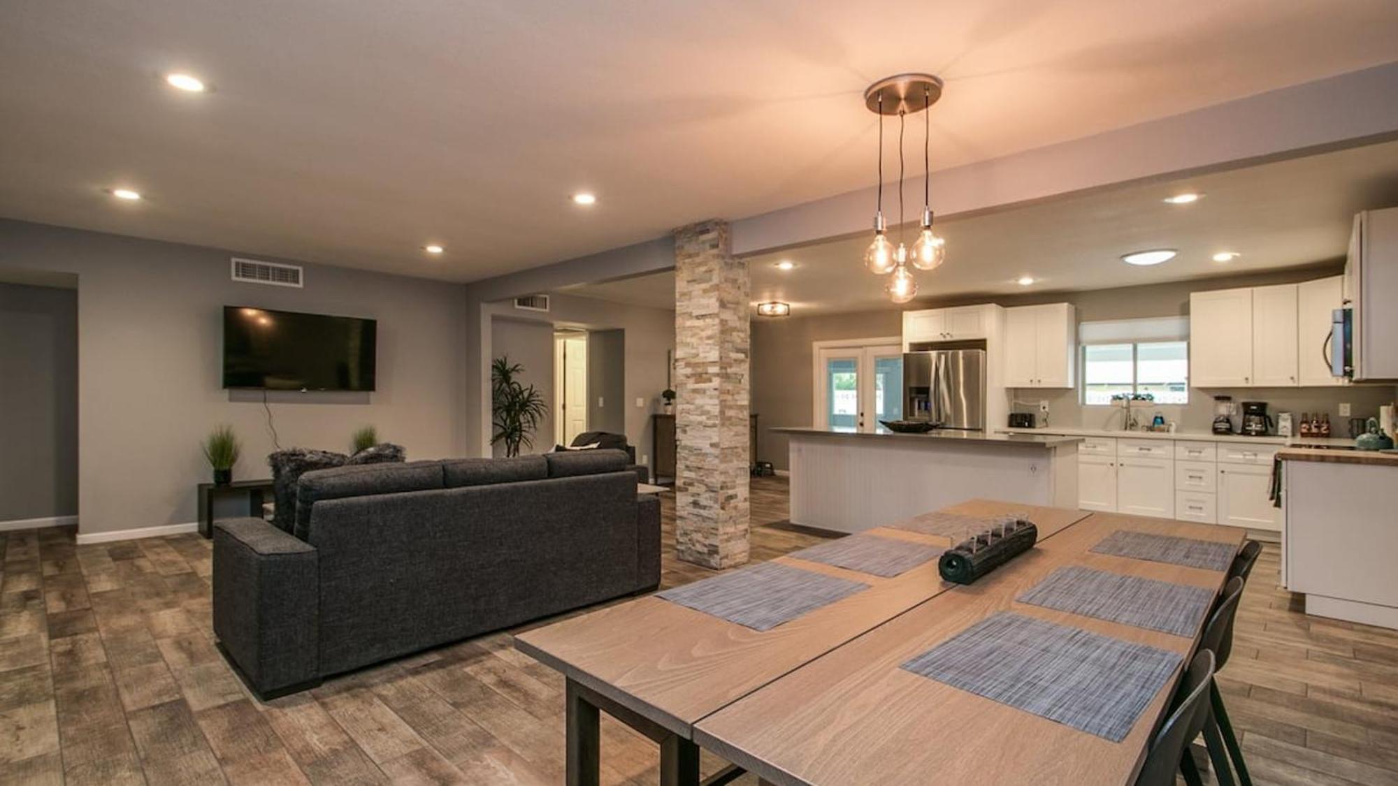 Modern Chic Old Town Wpool & Gym Holiday home Scottsdale