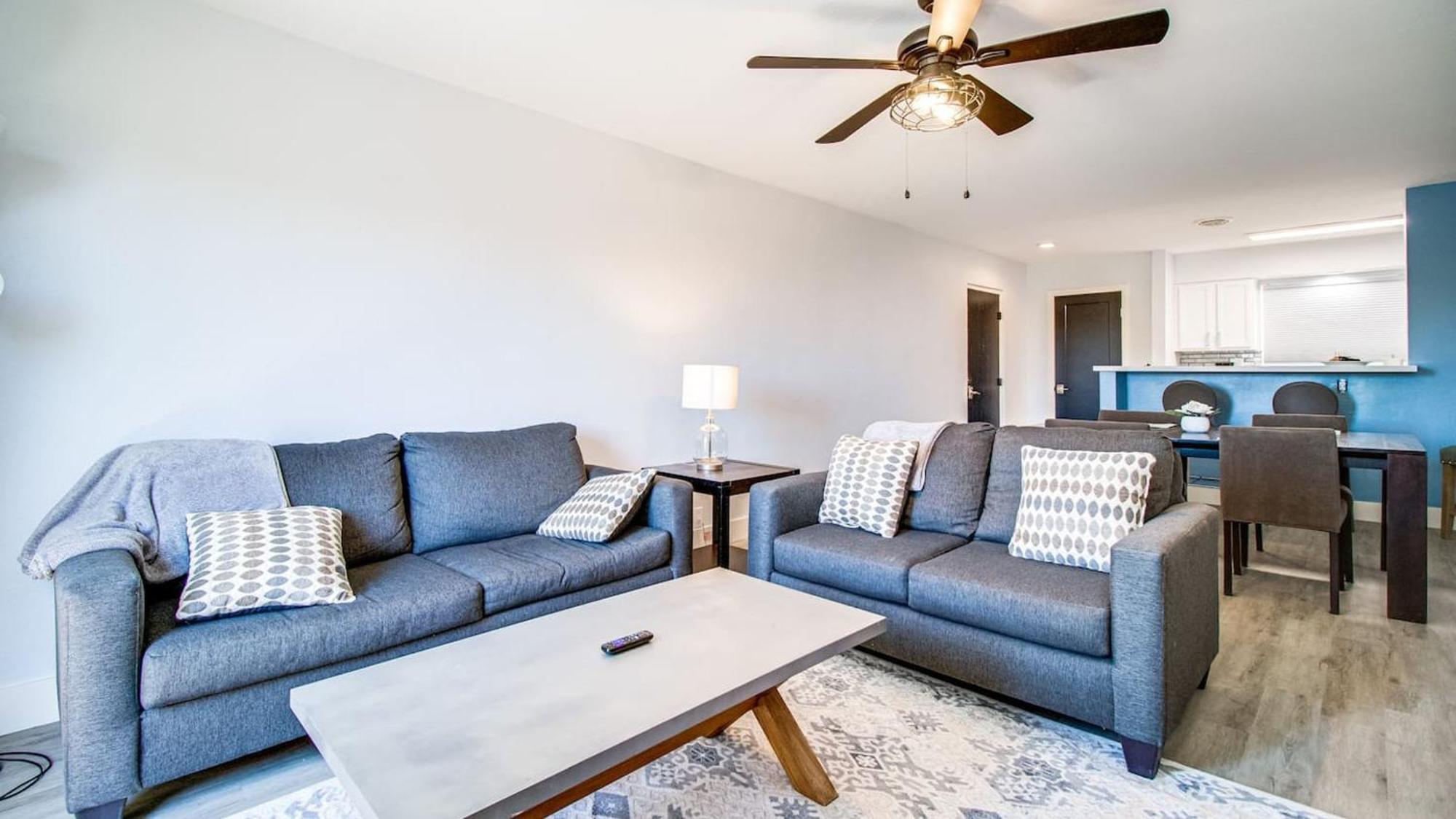 Contemporary In Hub Of Old Town Scottsdale