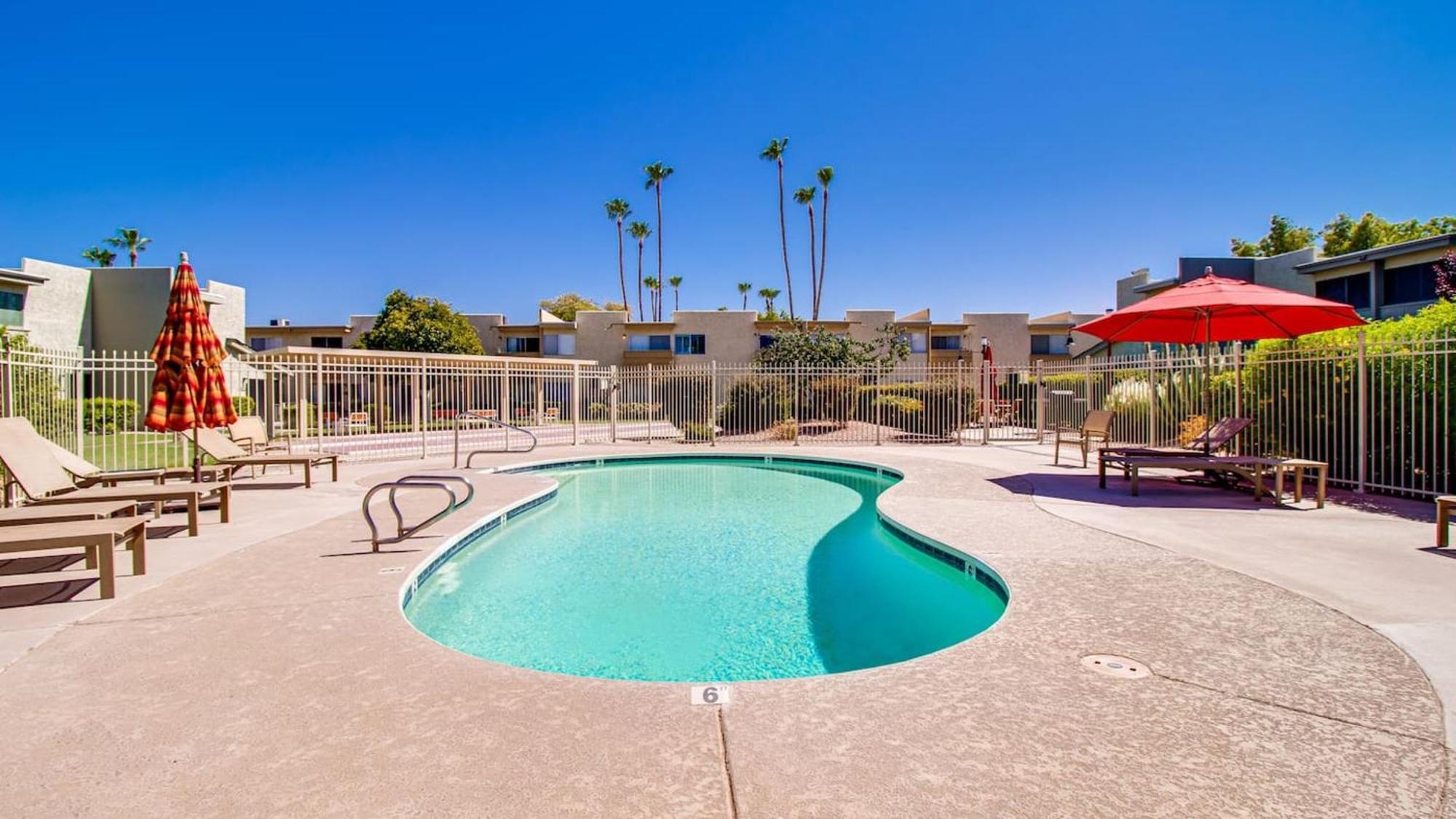 Contemporary In Hub Of Old Town Holiday home *