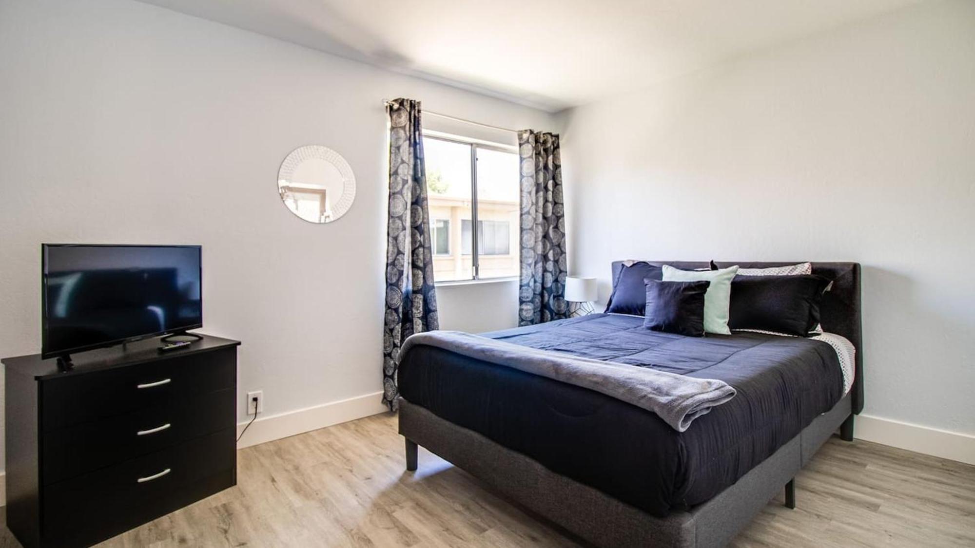 Contemporary In Hub Of Old Town Holiday home