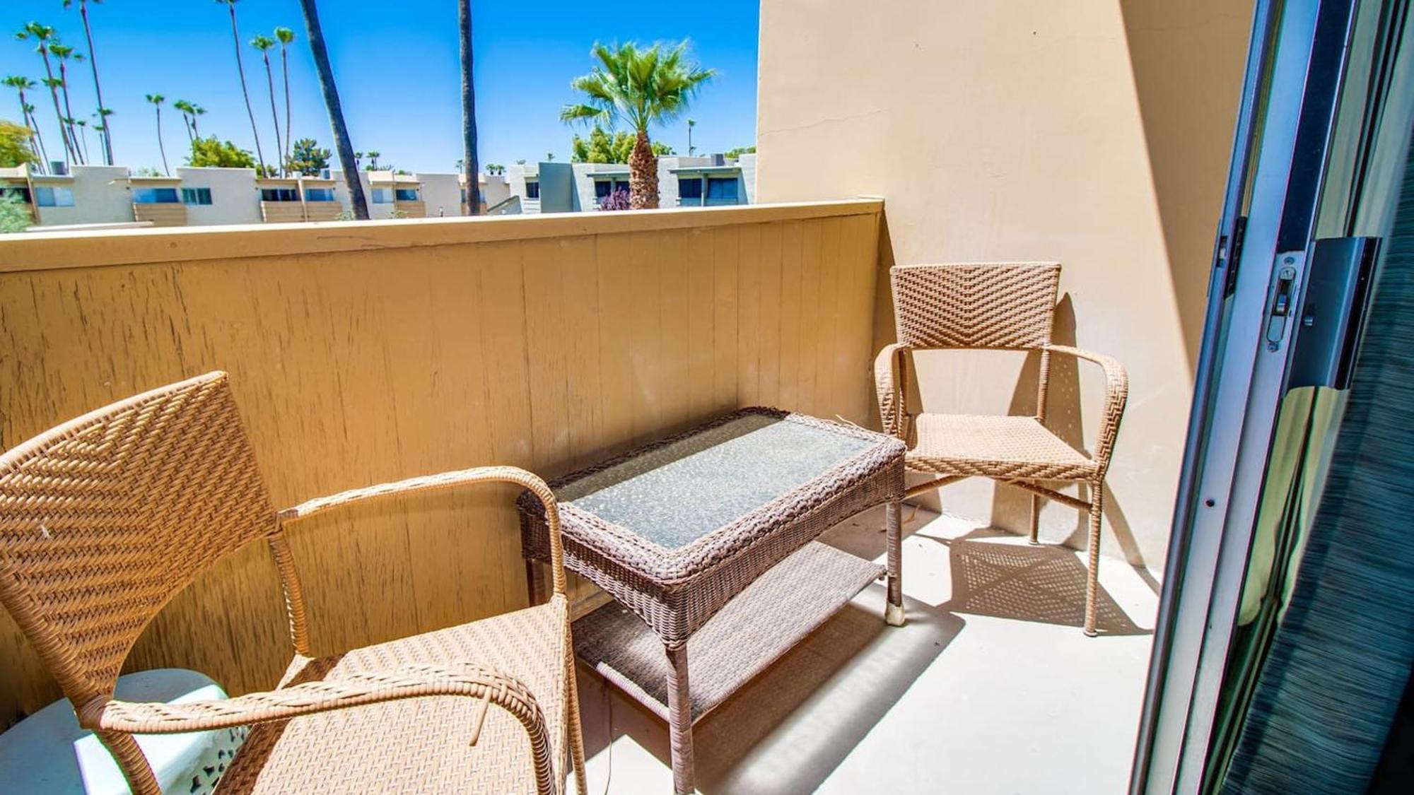 Contemporary In Hub Of Old Town Holiday home *