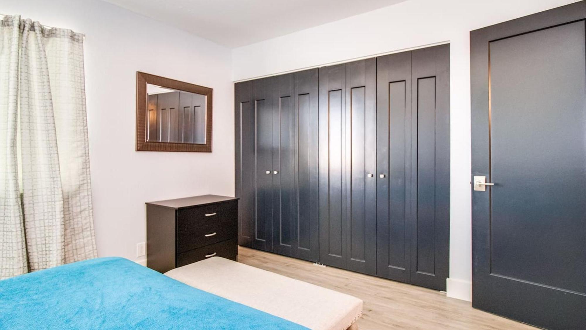 Contemporary In Hub Of Old Town Scottsdale