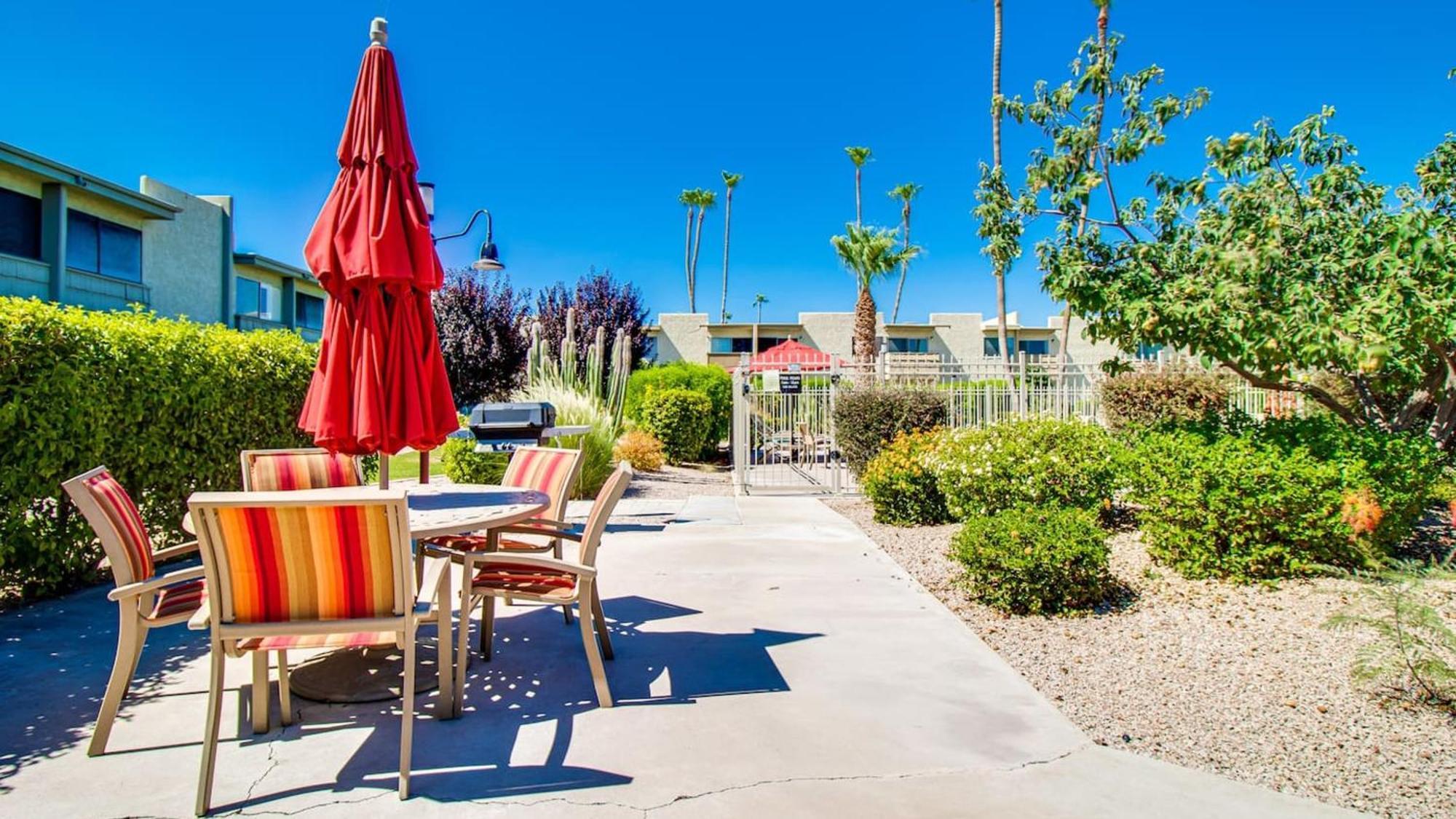 Contemporary In Hub Of Old Town Holiday home Scottsdale