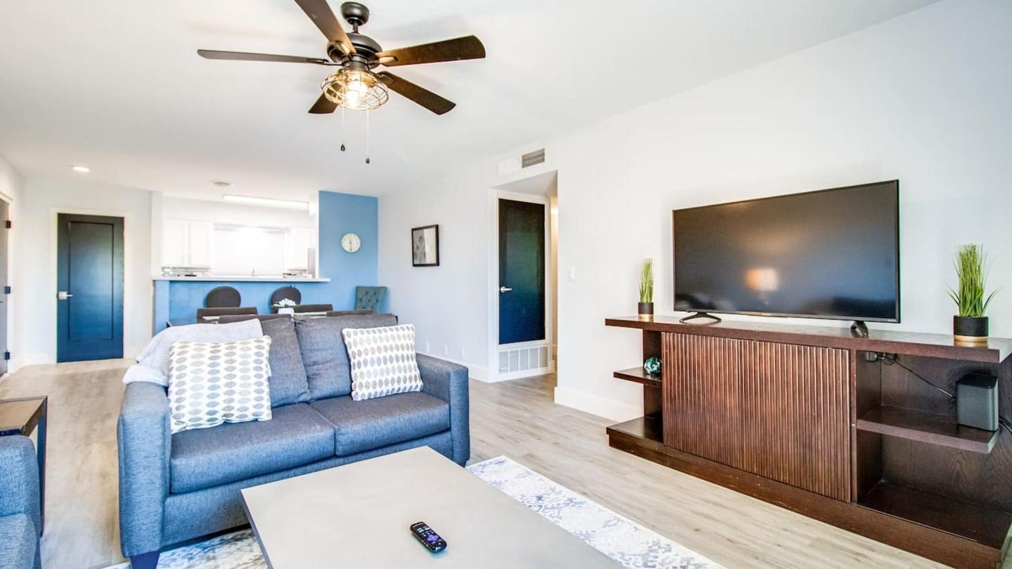 Contemporary In Hub Of Old Town Holiday home